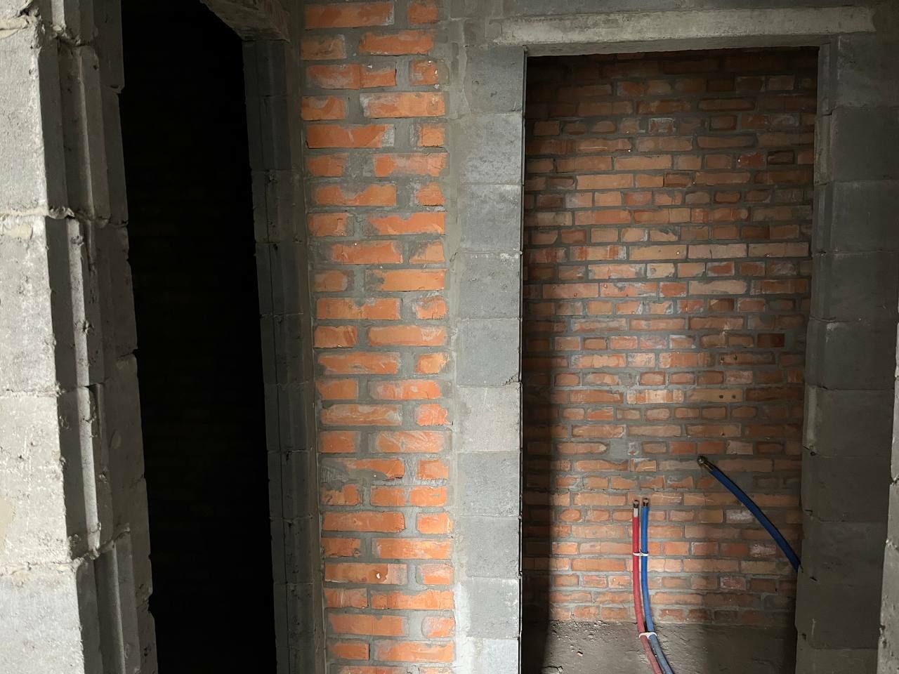 1823315621058053