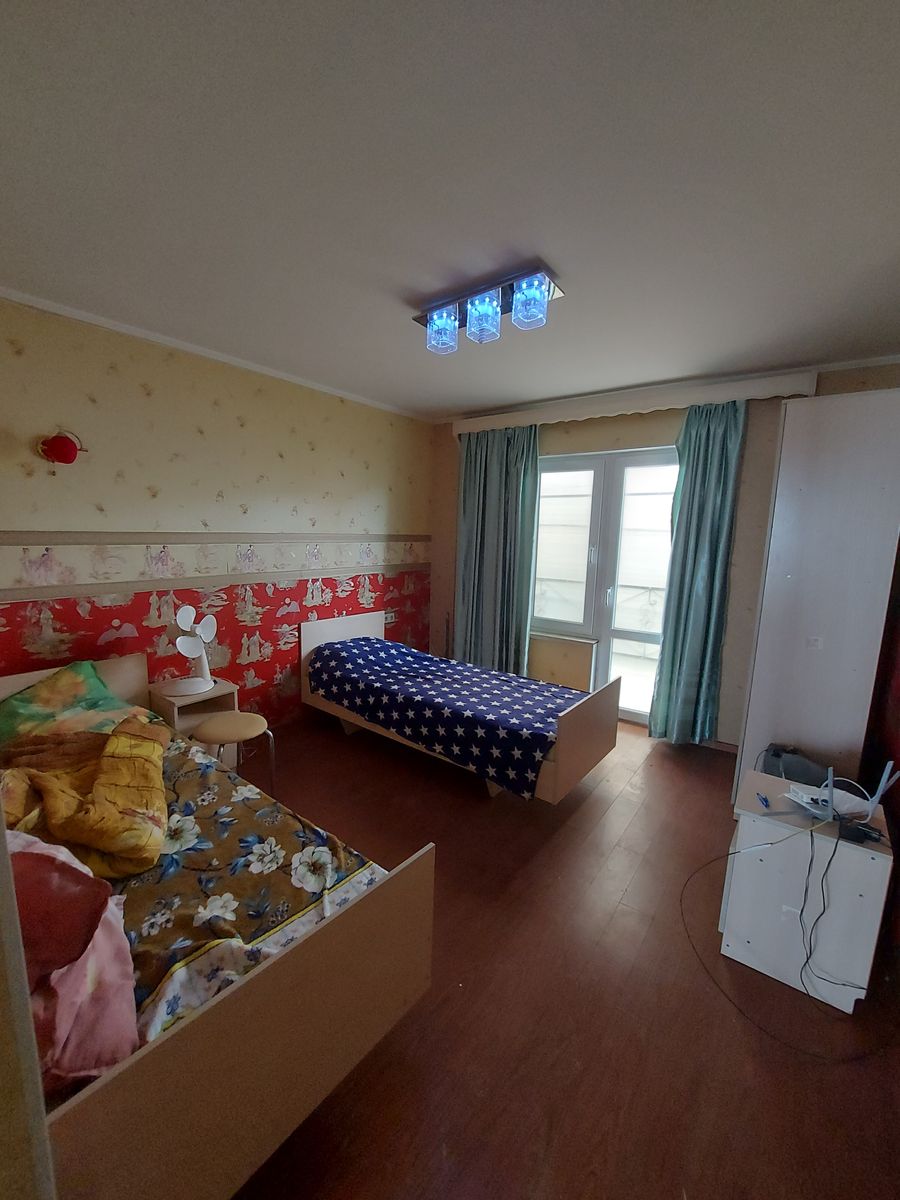 1835078154542053