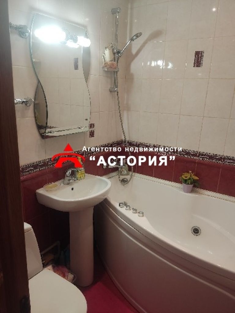 1835354636100531