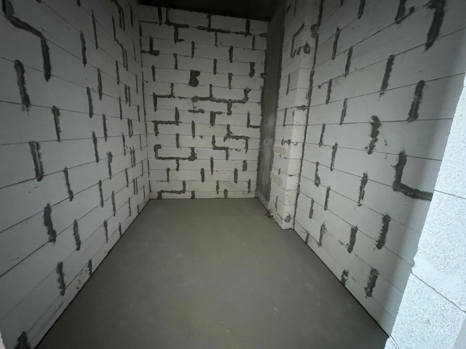 1833993482362533