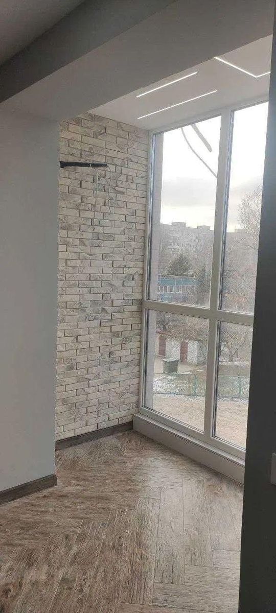 1829649396487536