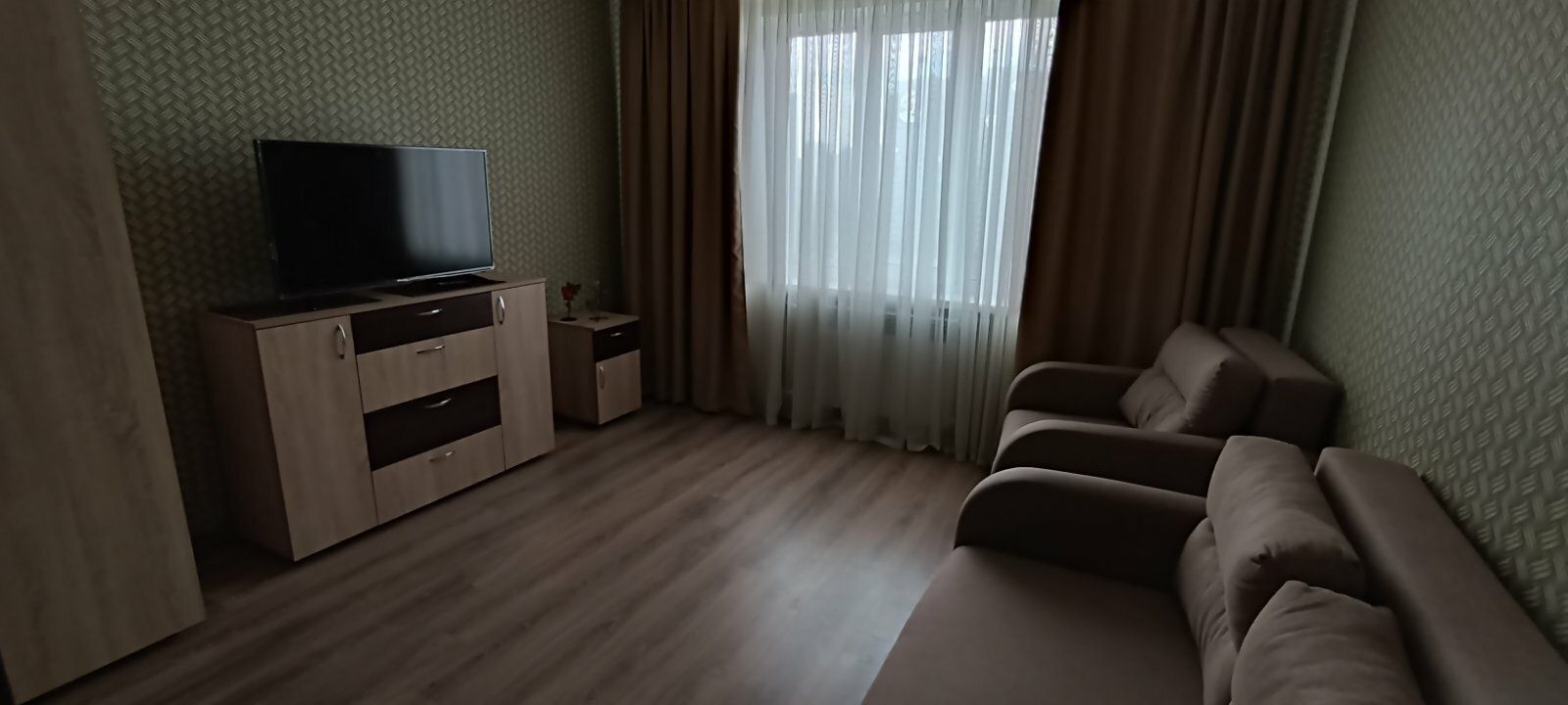 1835018630377536