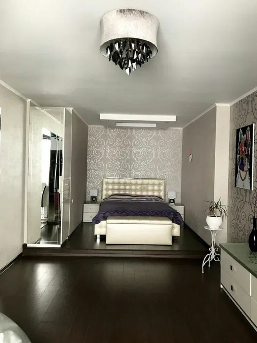 1831539674389537
