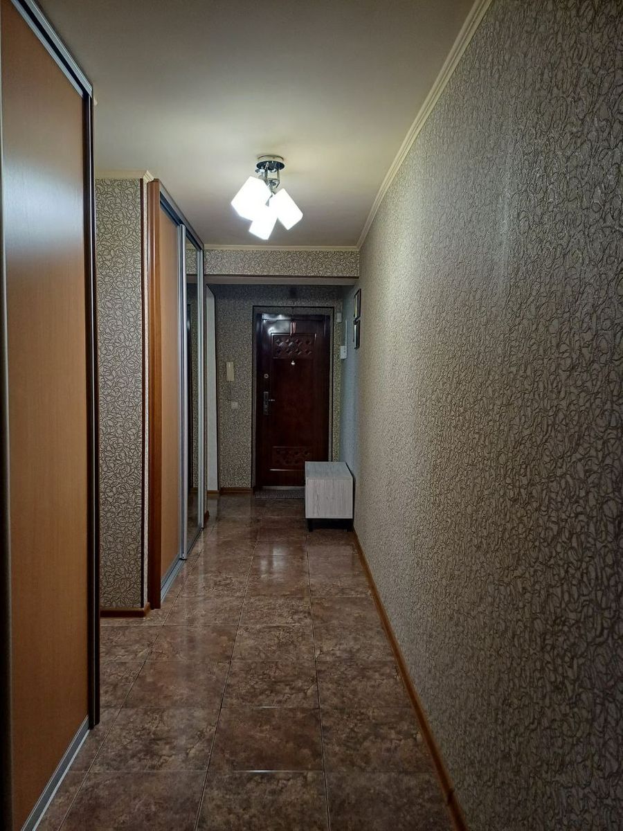 1832016857161537