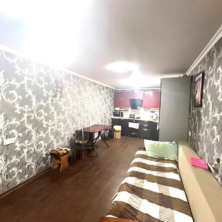1836731947717537
