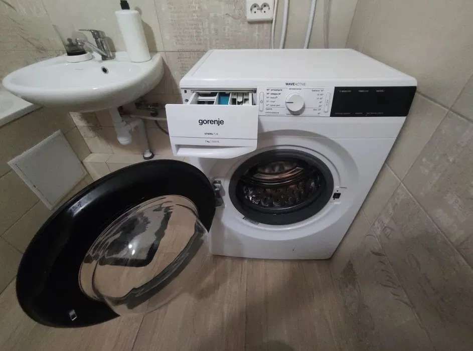 1834003239076538