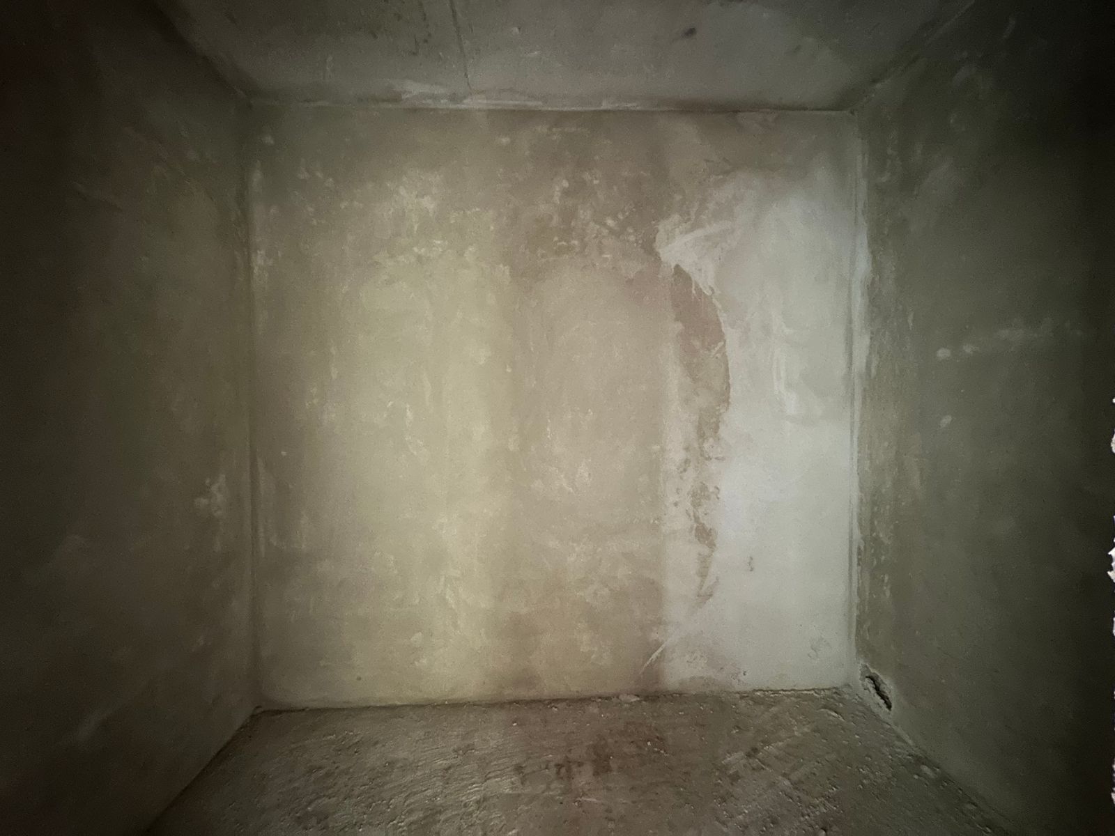 1835071563148538