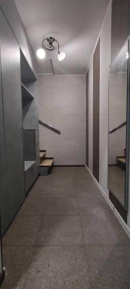 1838285387382538