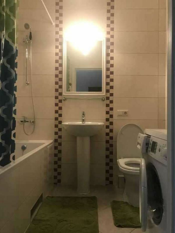 1831542092237539