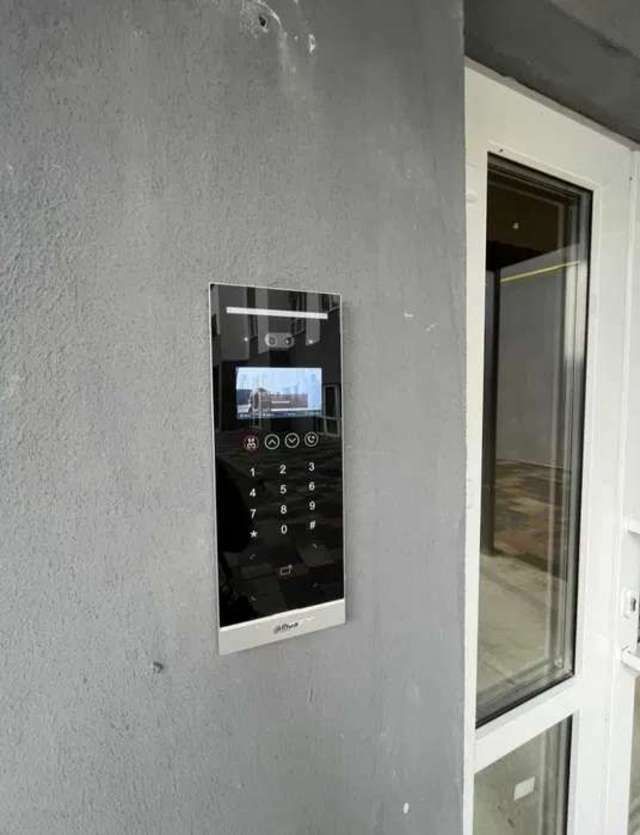 1832808316479054
