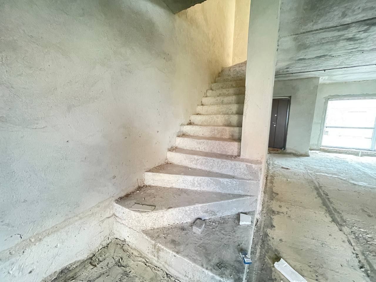 1839784962595540