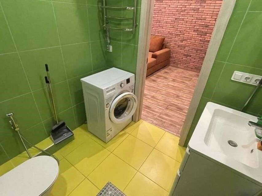 1834628635190541