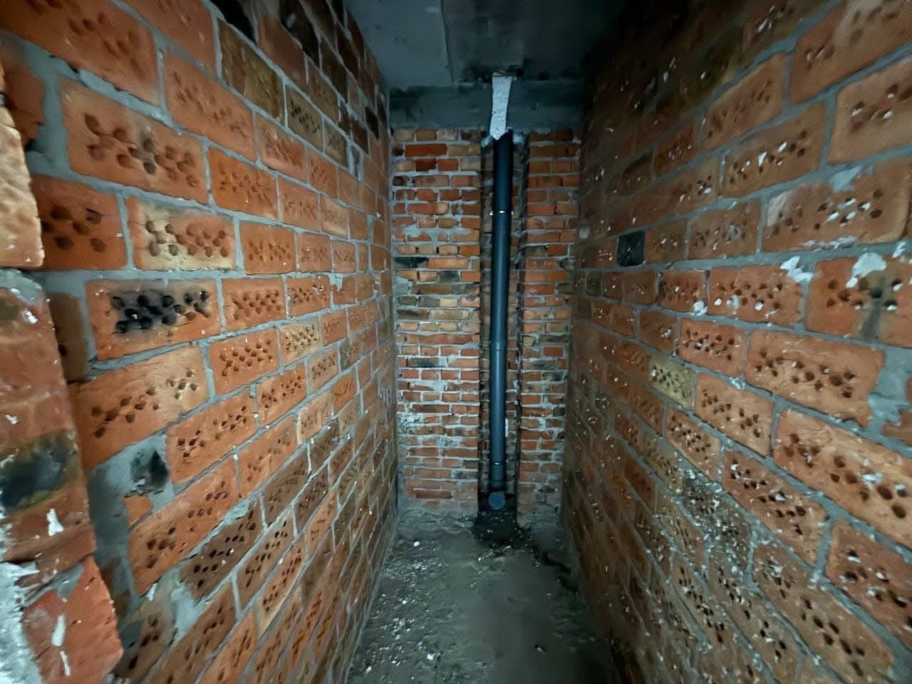 1838001459766542