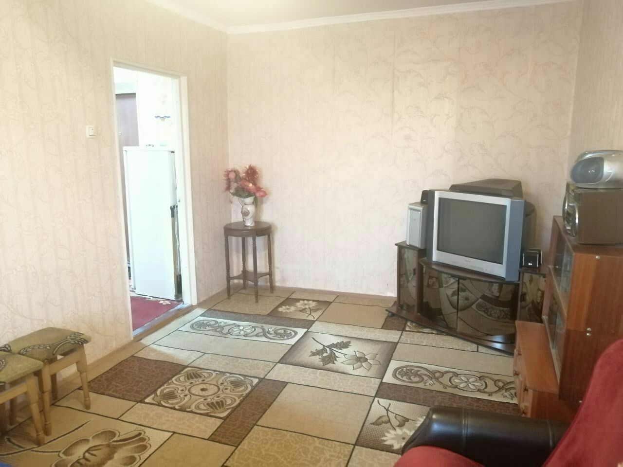 1832537104446543