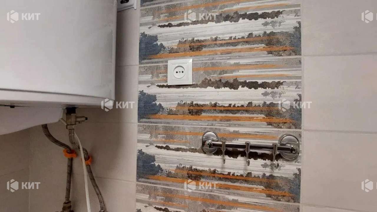 1837177062713544