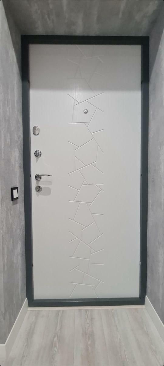 1827561654093546