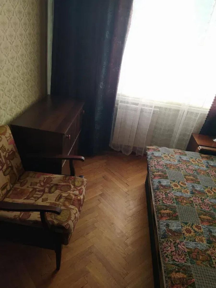 1839879295295548