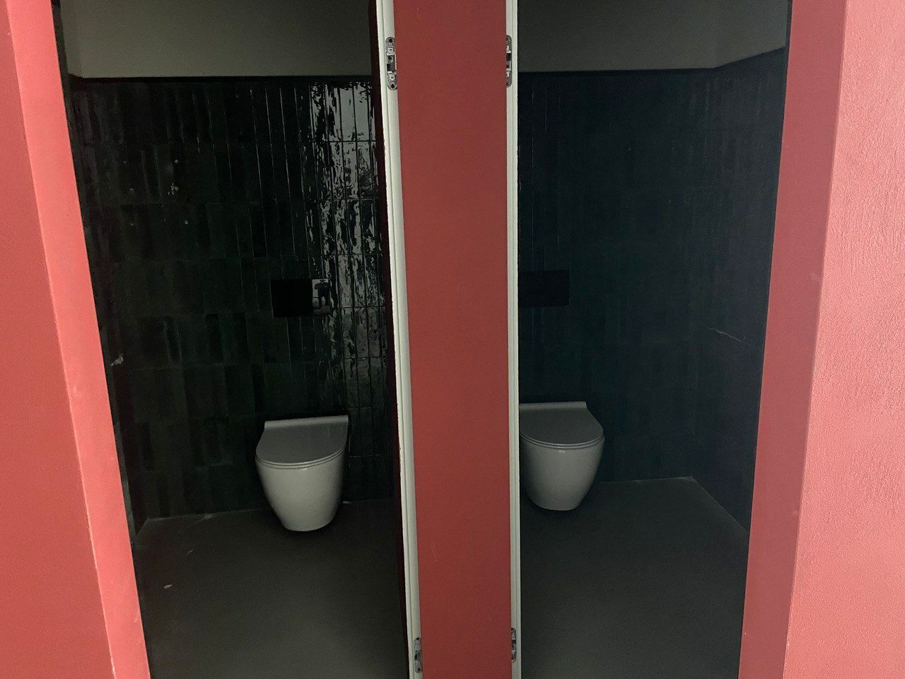 1832014766543549
