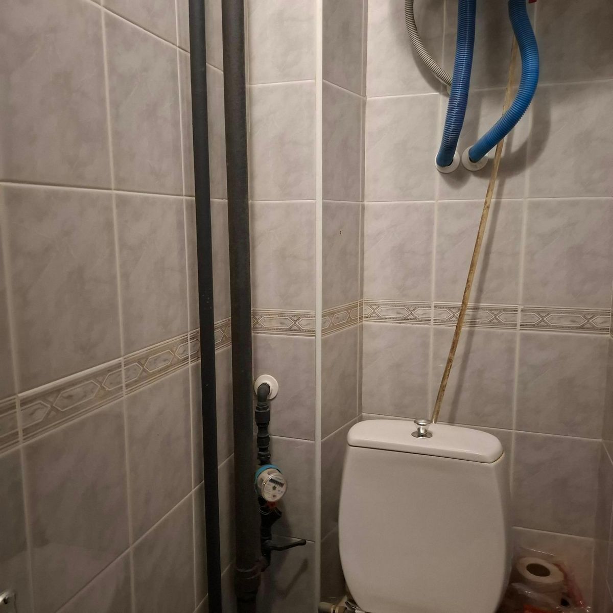 1832829739780549
