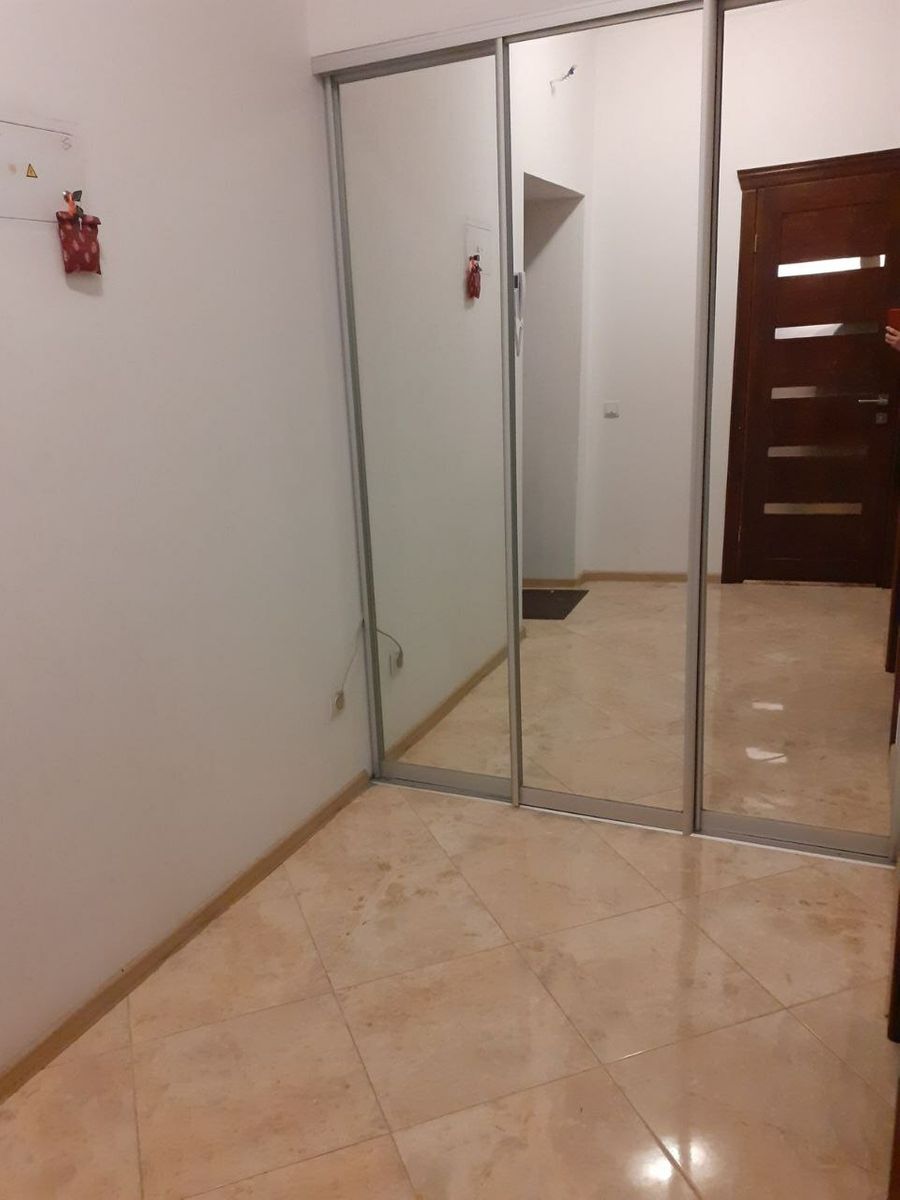 1833349682645055