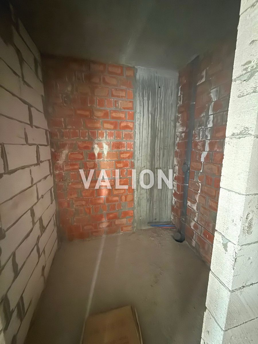 1834075747476550