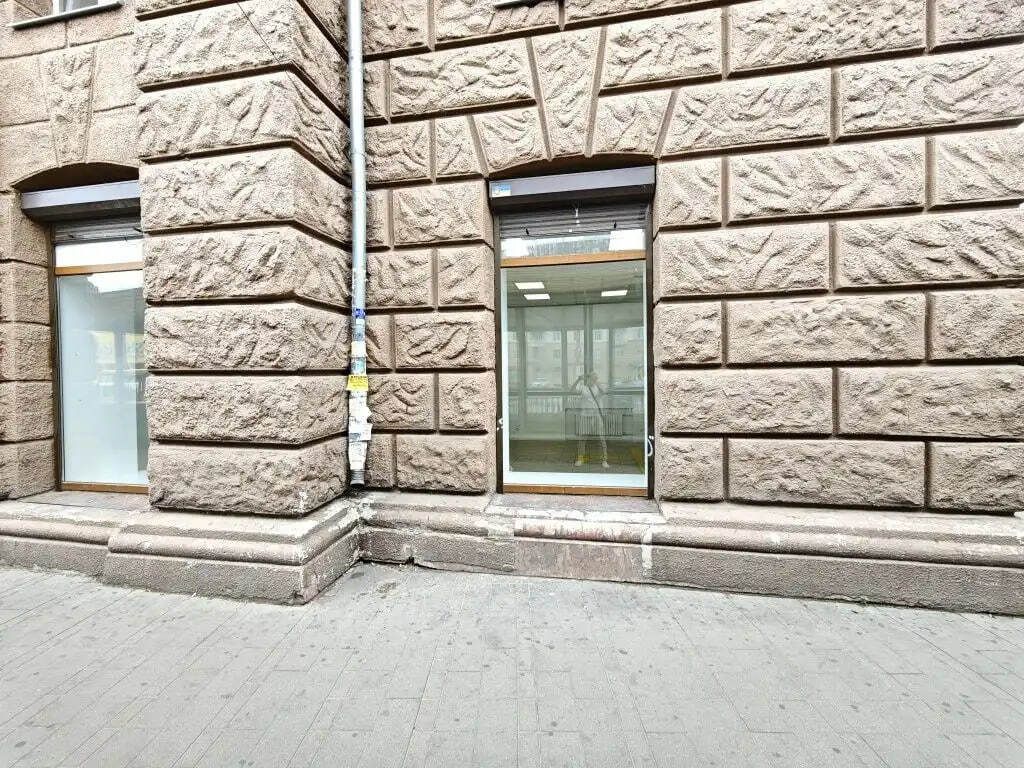 1837269767493550