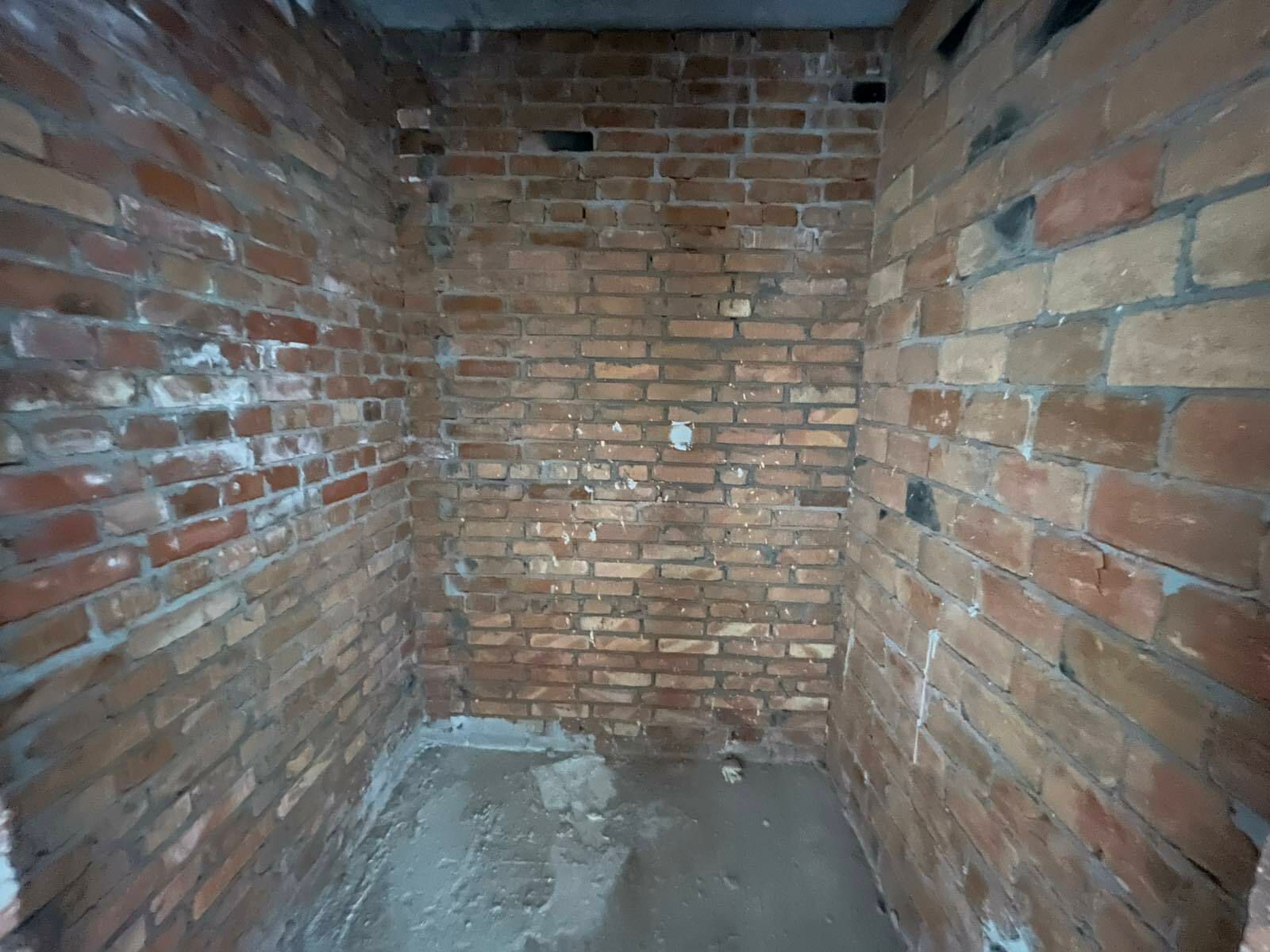 1834095112020552