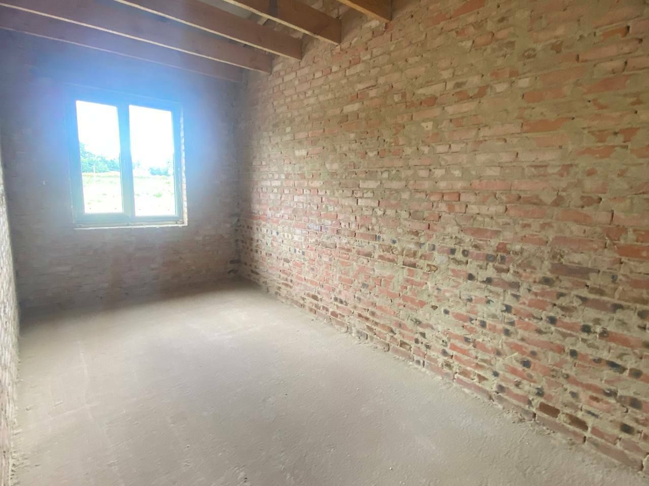 1834528173378552