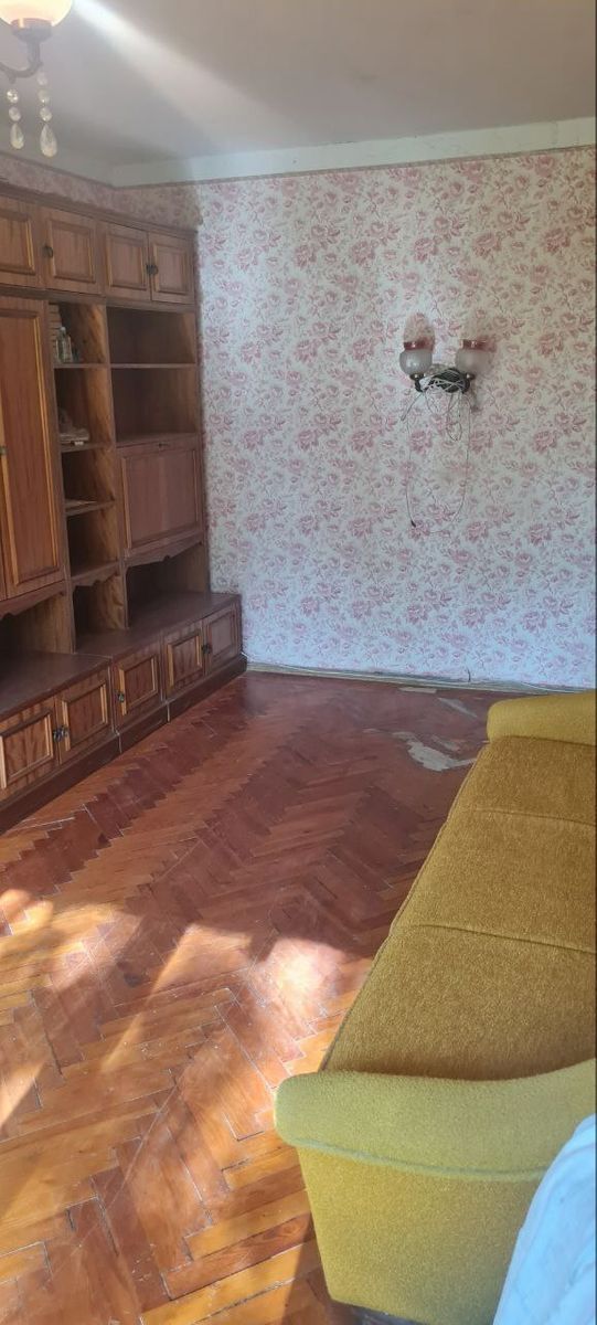 1838971218081552