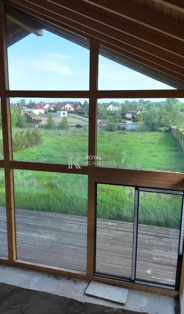 1836164428392555