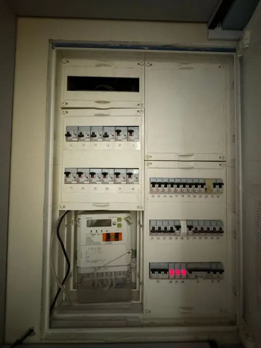 1837083247951555