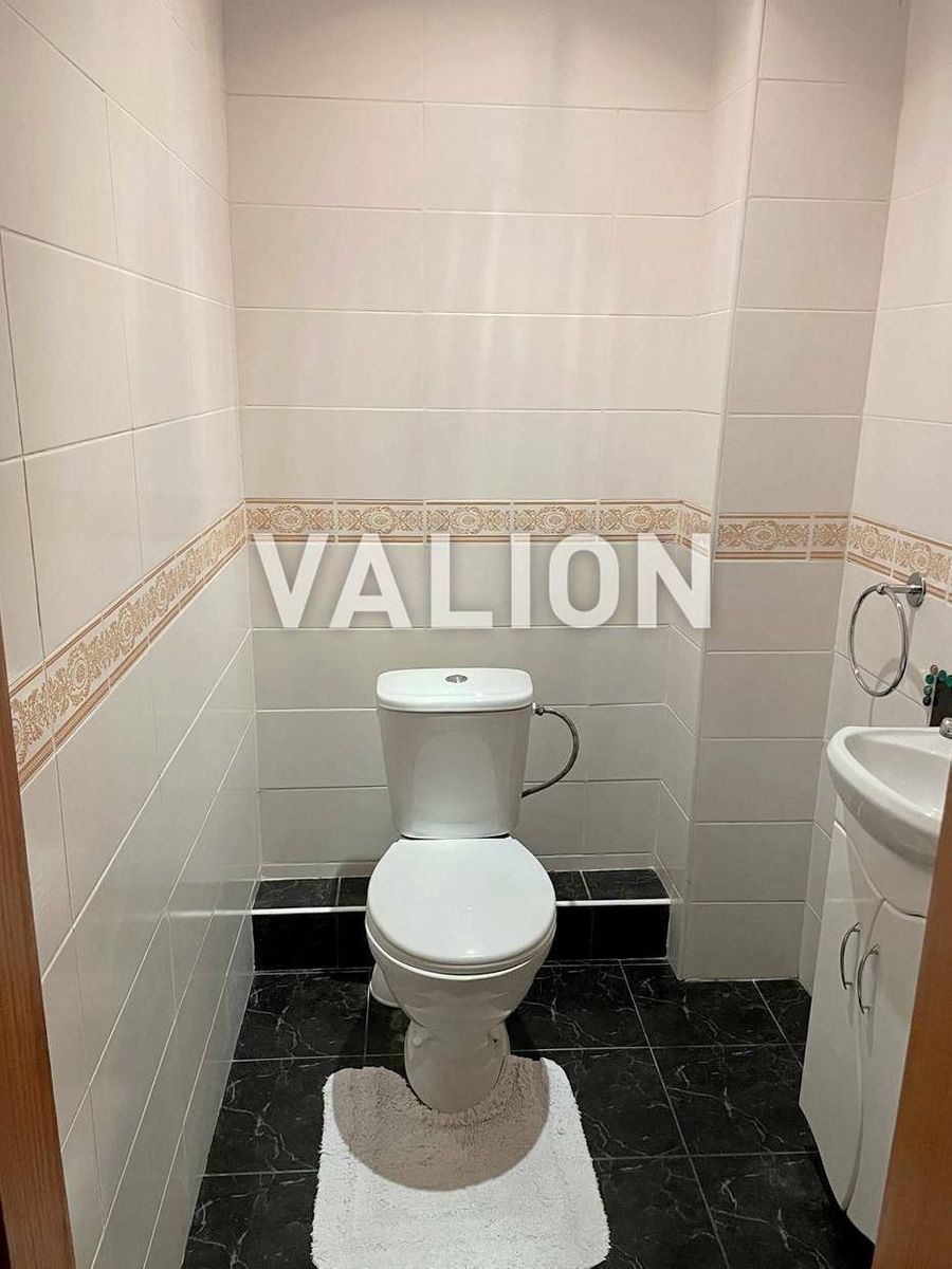 1837164703700556