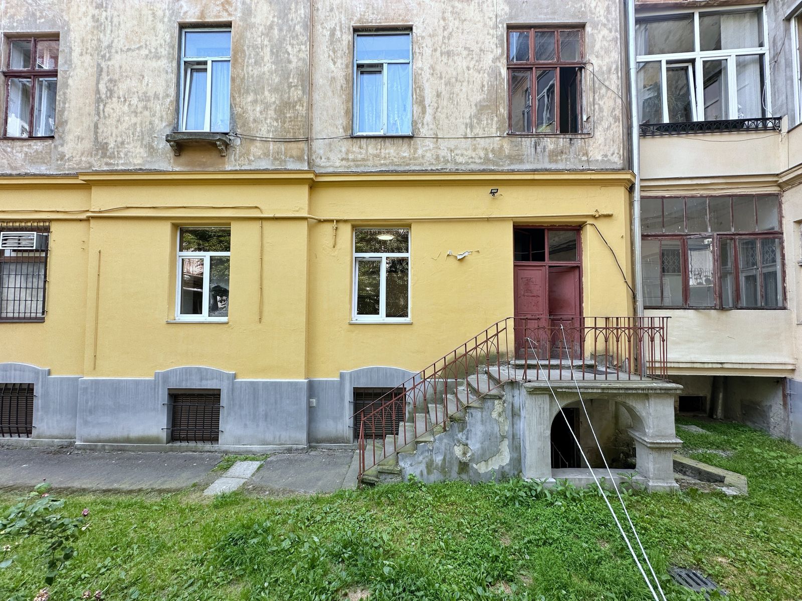 1837062527006557