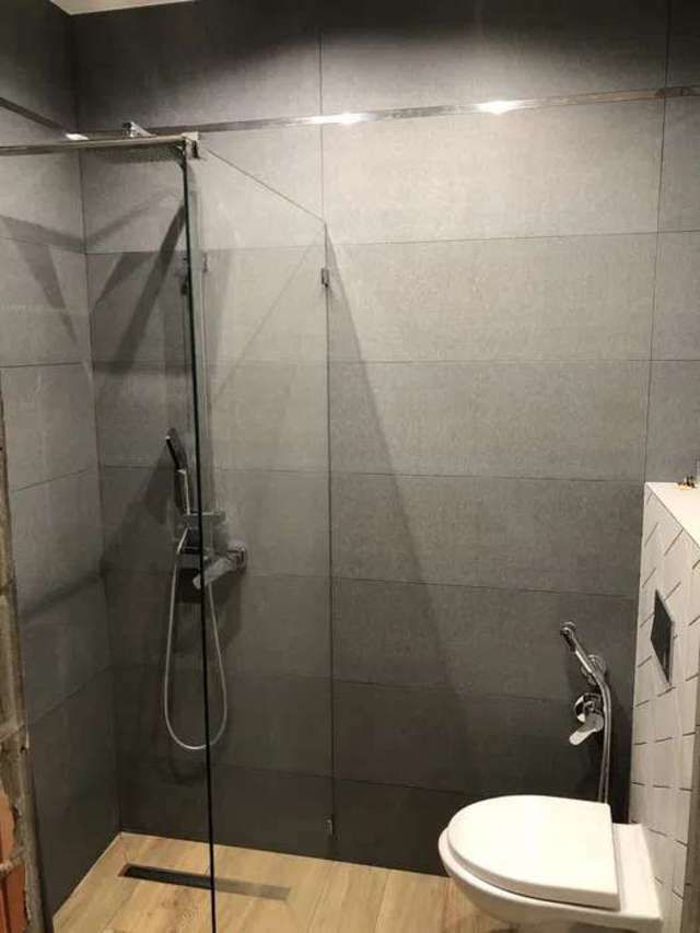 1832539617252558