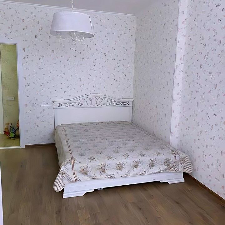 1835895983792558