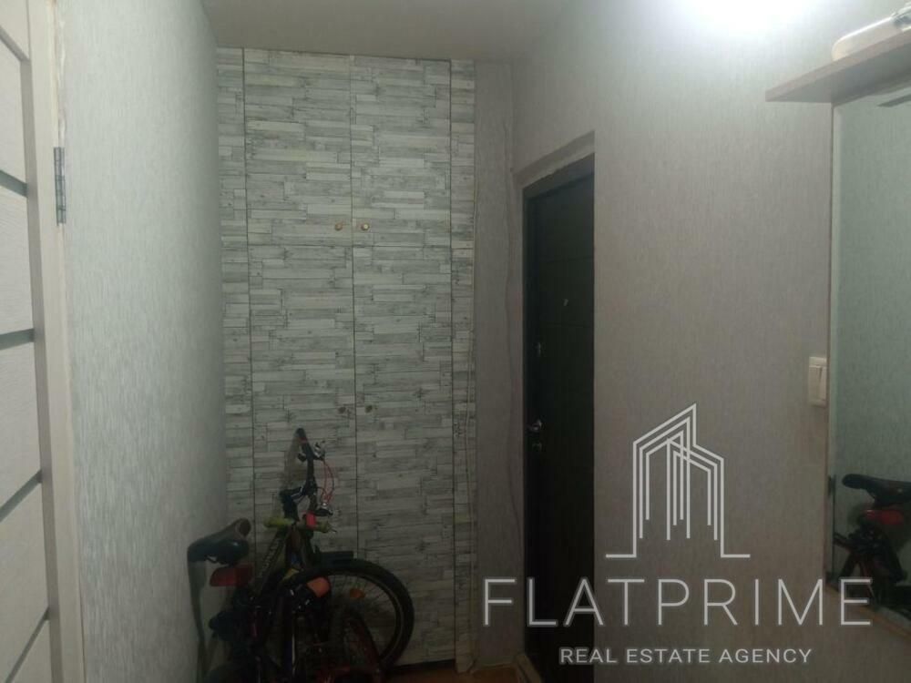 1830633105449559