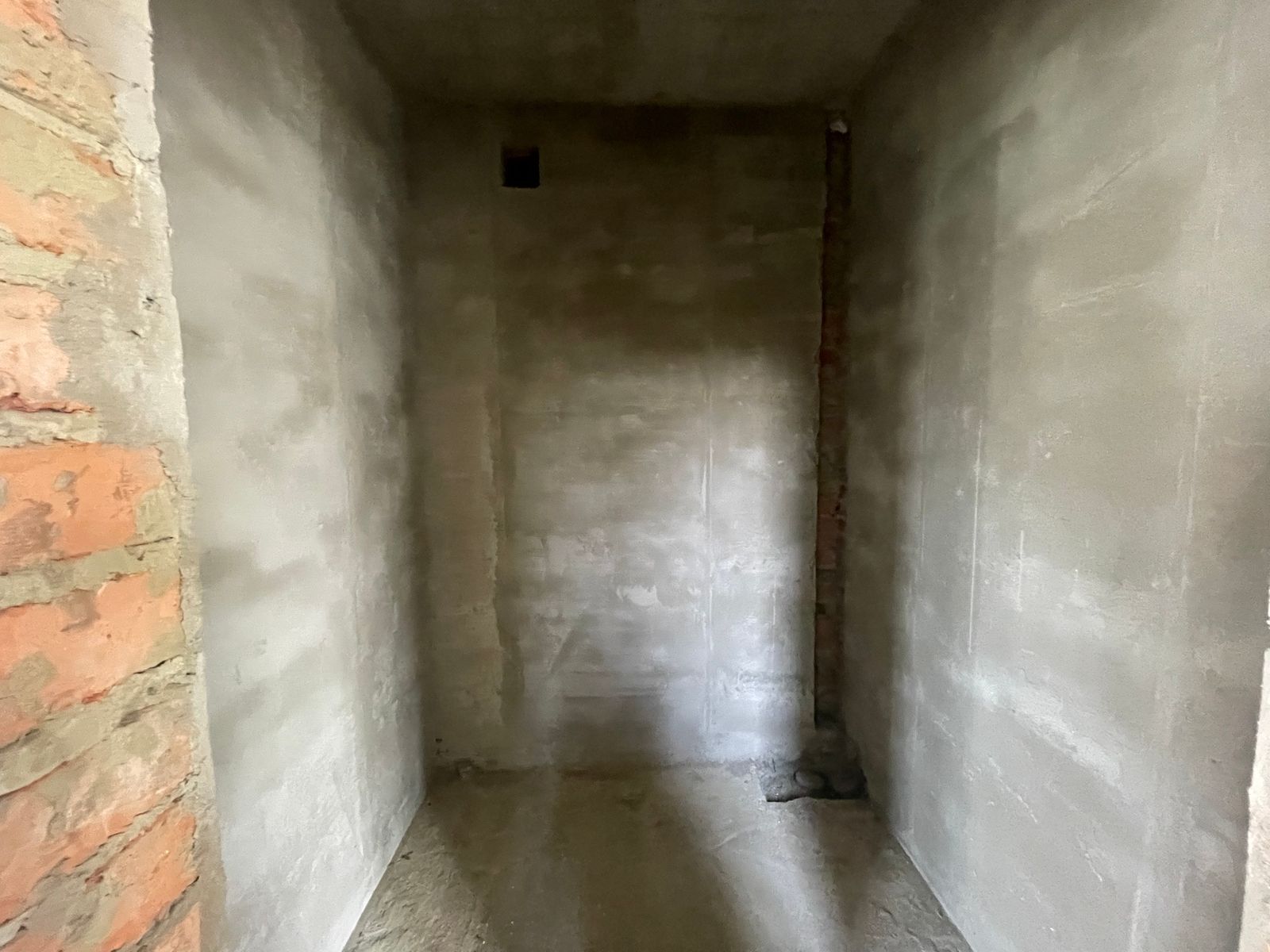 1830999843300559