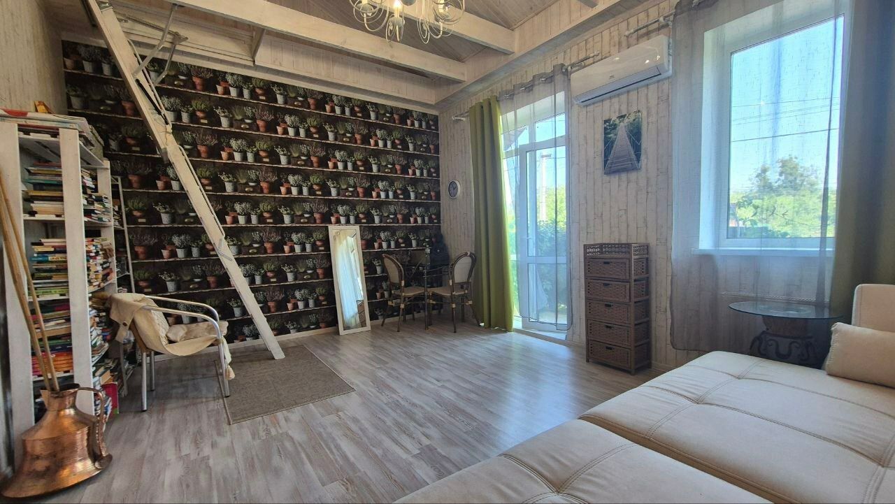 1838072595762559