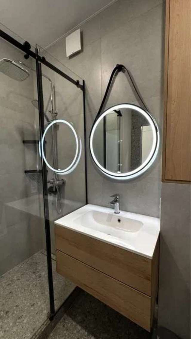 1831461472616056
