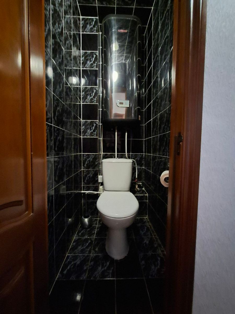 1832448415676056
