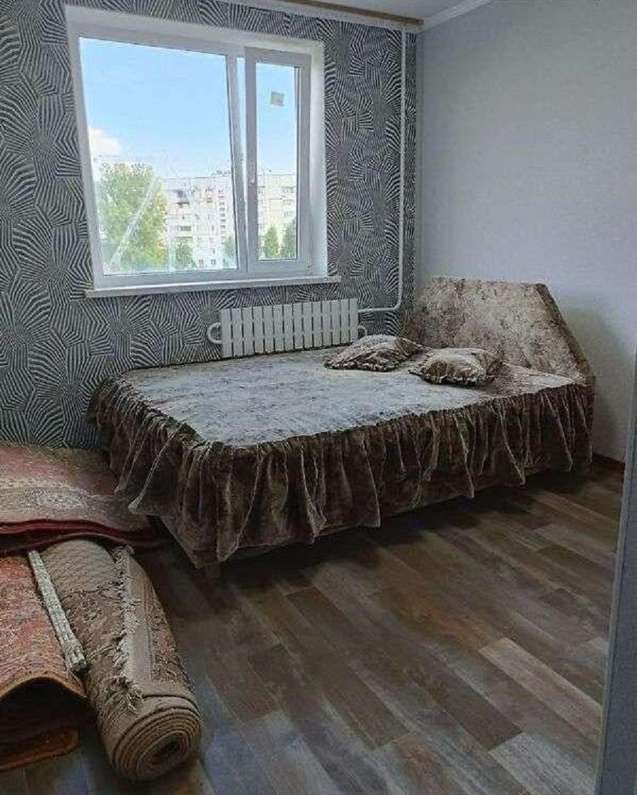 1833818853180056