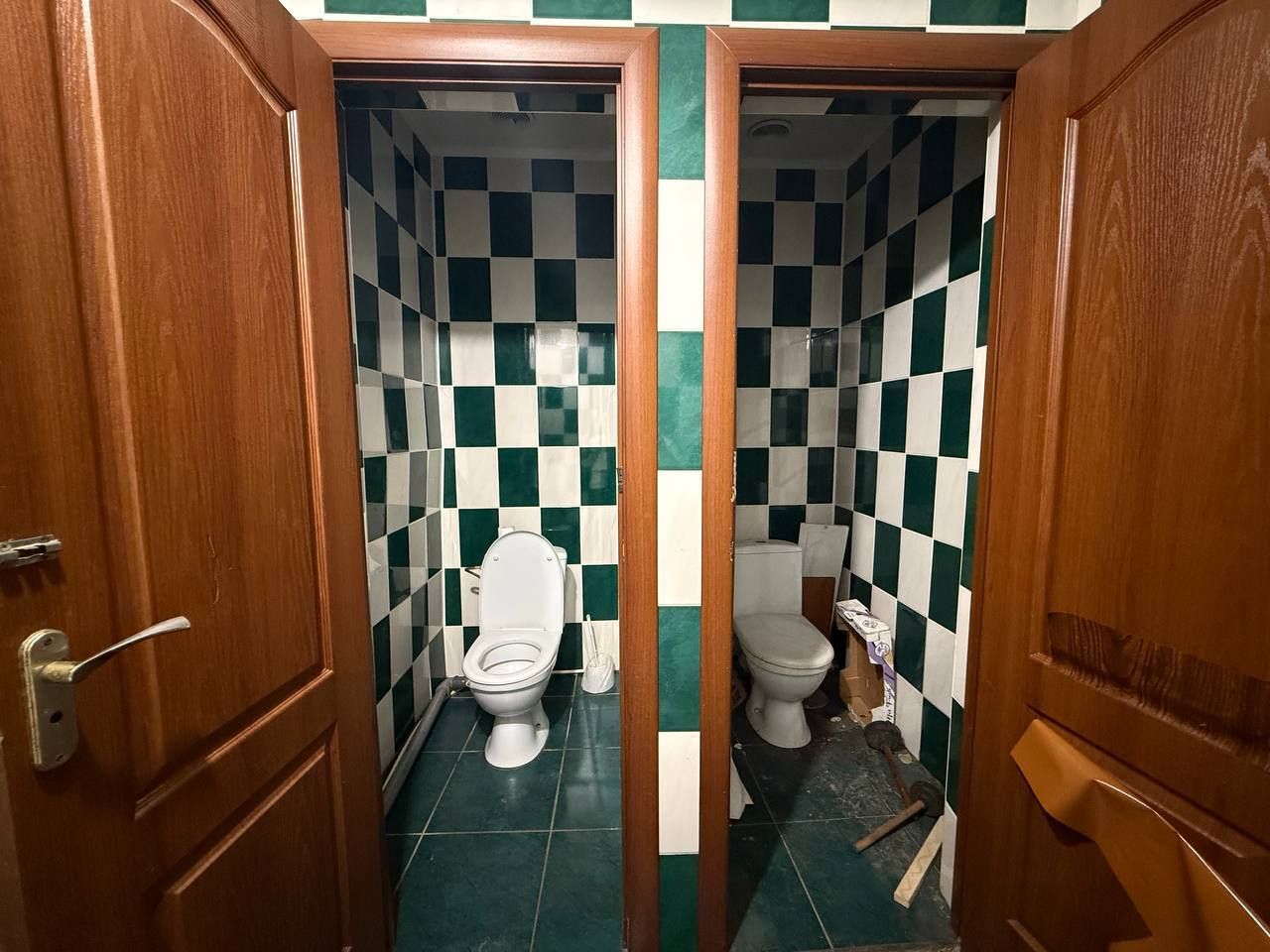 1839615674143056
