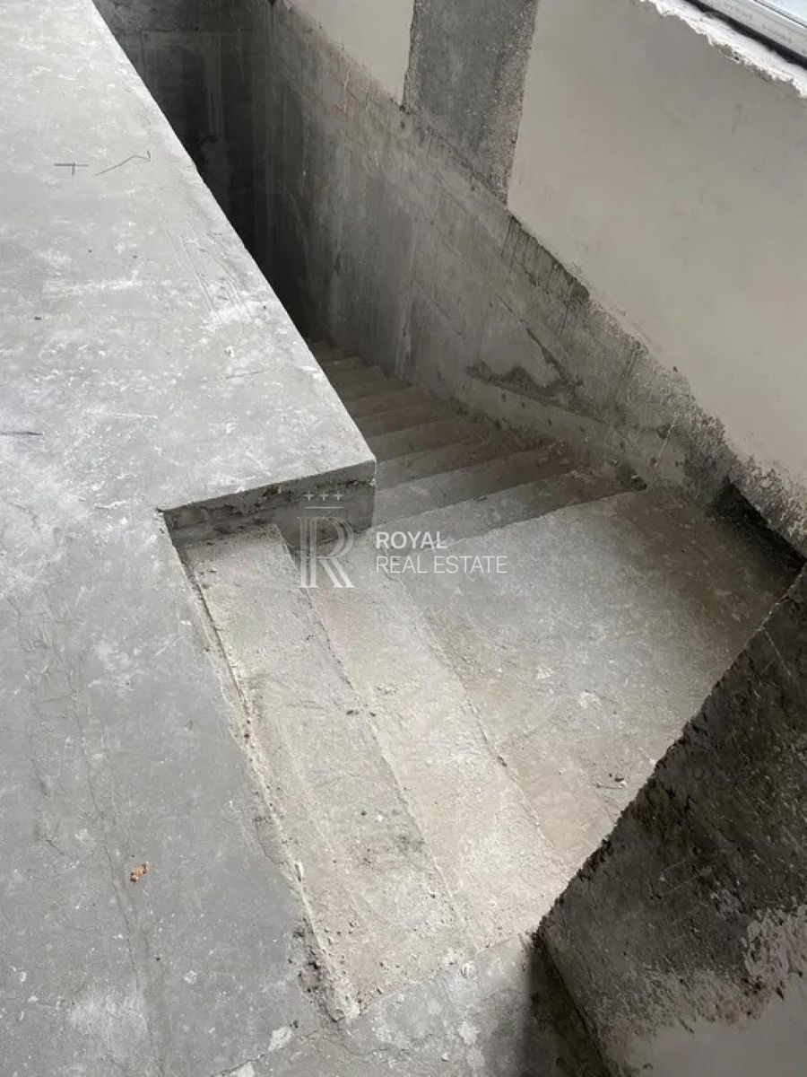 1839797644062056