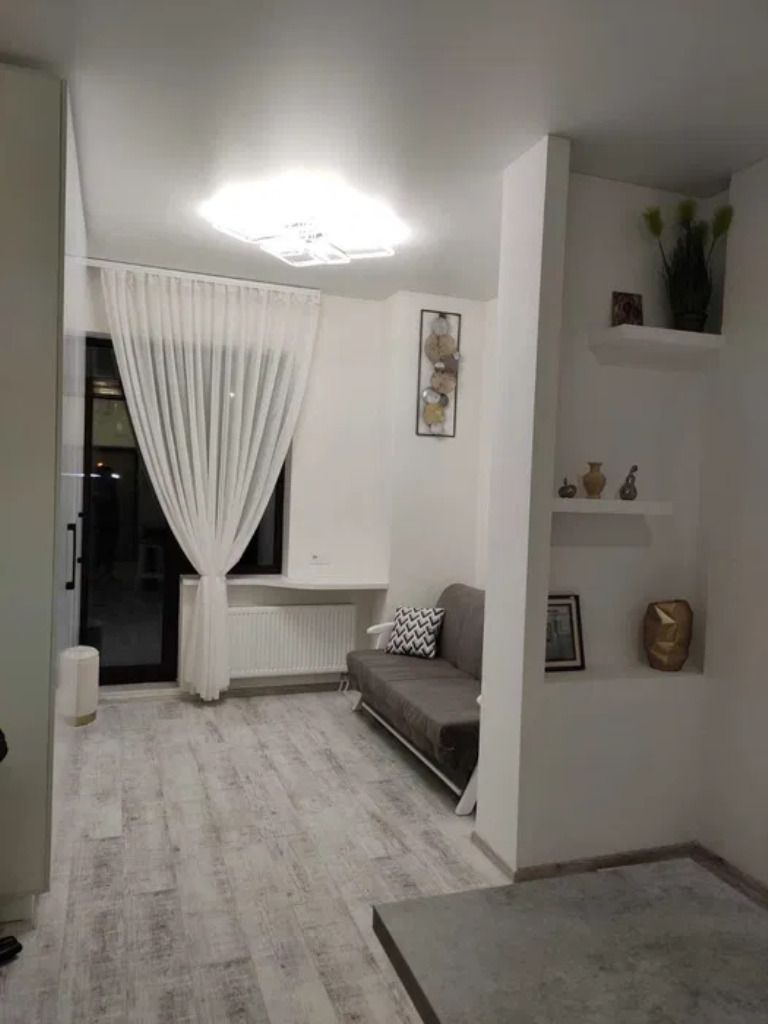 1831721763239560