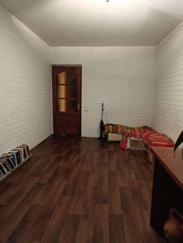 1834436309327560