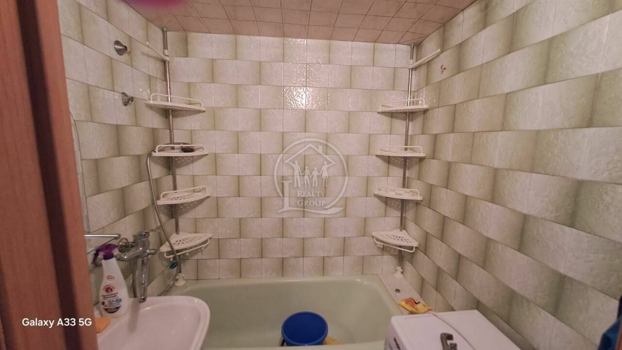 1837548486717560