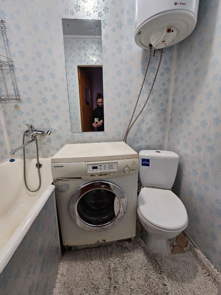 1835211122080561
