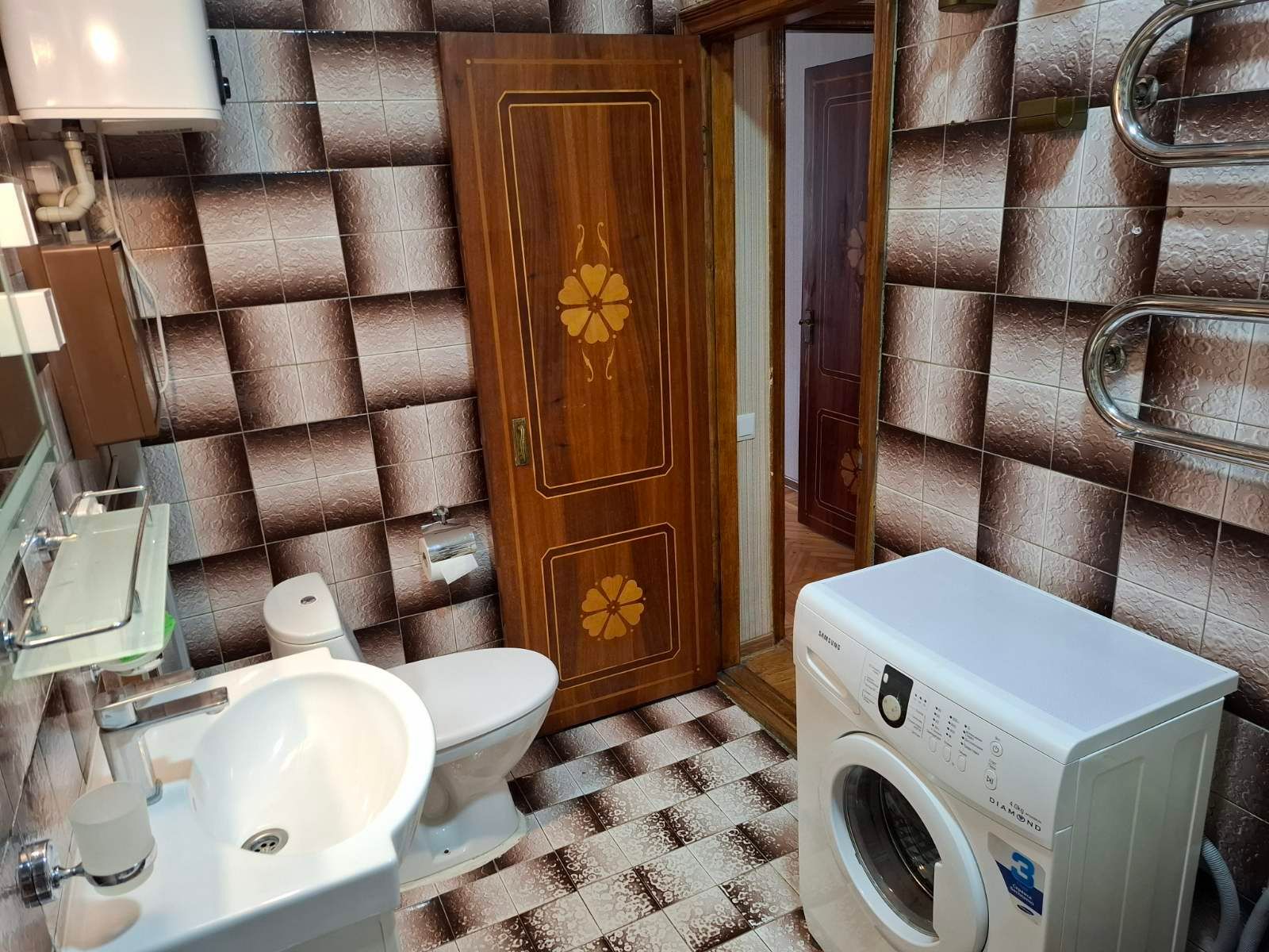1836476002637562