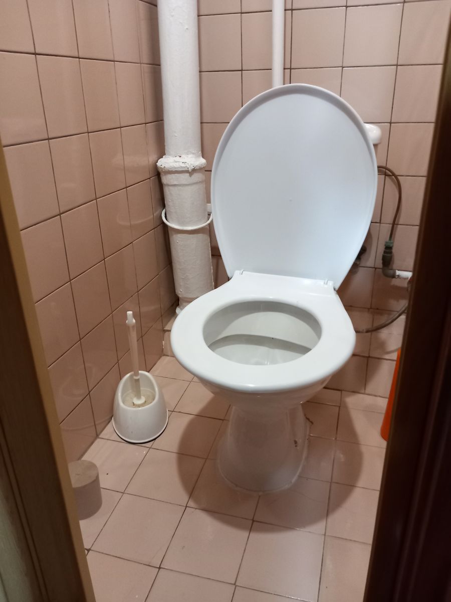 1835848675137563