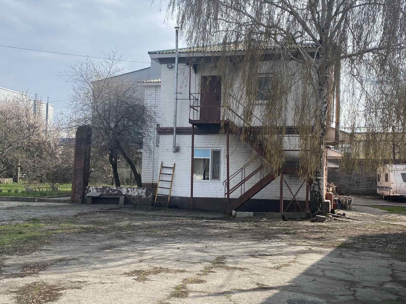 1838532966108563